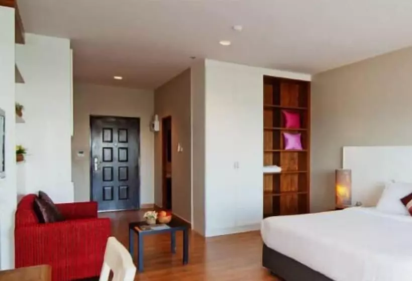 Hotel V8 Seaview Jomtien