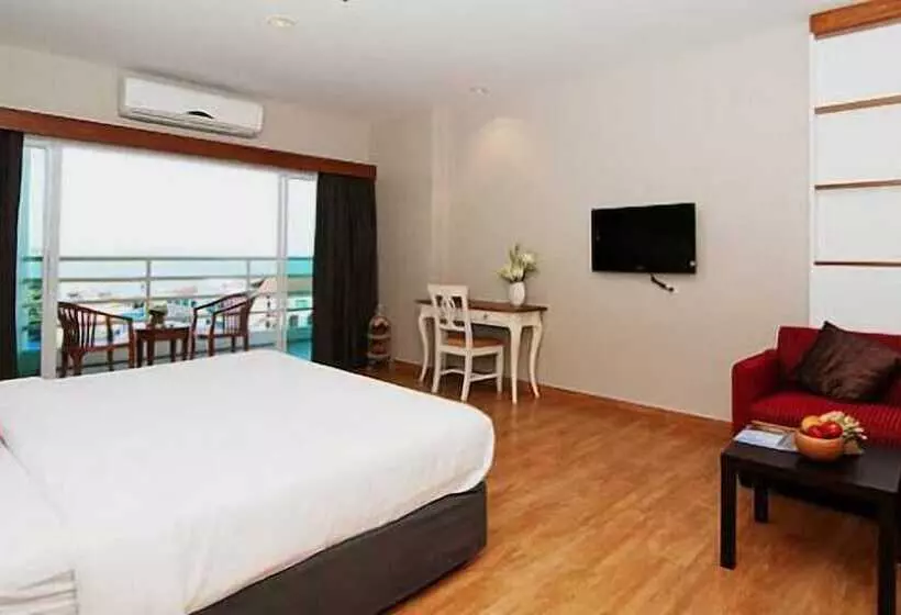 Hotel V8 Seaview Jomtien