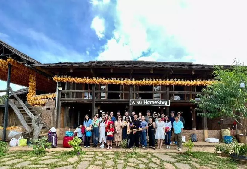 تختخواب و صبحانه A Su Homestay Mù Cang Chải