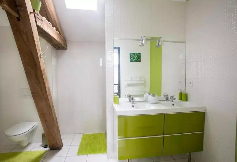 Aamiaismajoitus (B&B) Maison Maupas Chambre Bleue