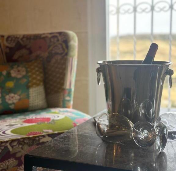 تختخواب و صبحانه Ta Pinu Spa Suite   Luxury Heritage Living