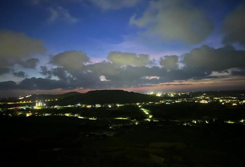 تختخواب و صبحانه Ta Pinu Spa Suite   Luxury Heritage Living