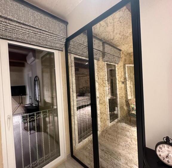 تختخواب و صبحانه Ta Pinu Spa Suite   Luxury Heritage Living