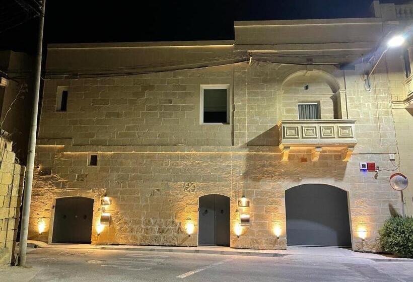 تختخواب و صبحانه Ta Pinu Spa Suite   Luxury Heritage Living