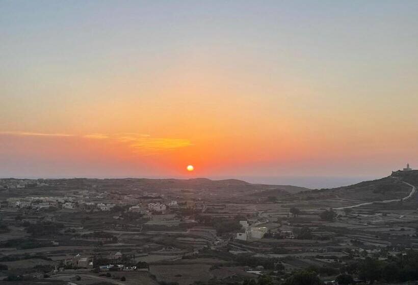 تختخواب و صبحانه Ta Pinu Spa Suite   Luxury Heritage Living