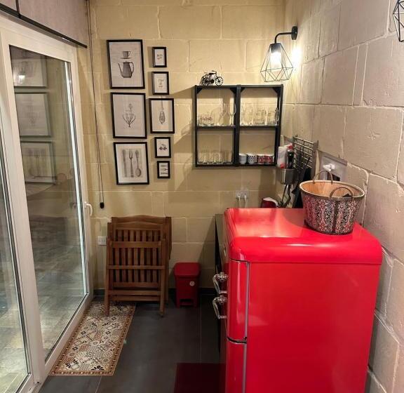 تختخواب و صبحانه Ta Pinu Spa Suite   Luxury Heritage Living