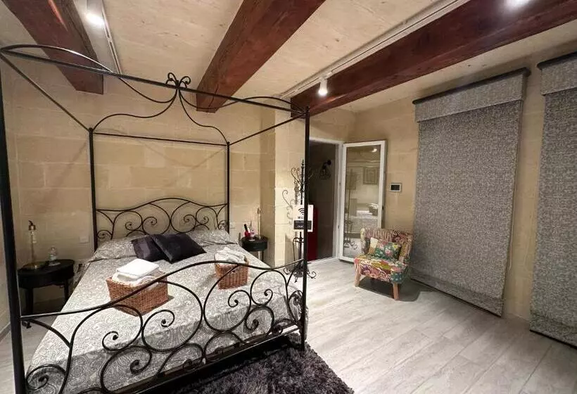 تختخواب و صبحانه Ta Pinu Spa Suite   Luxury Heritage Living