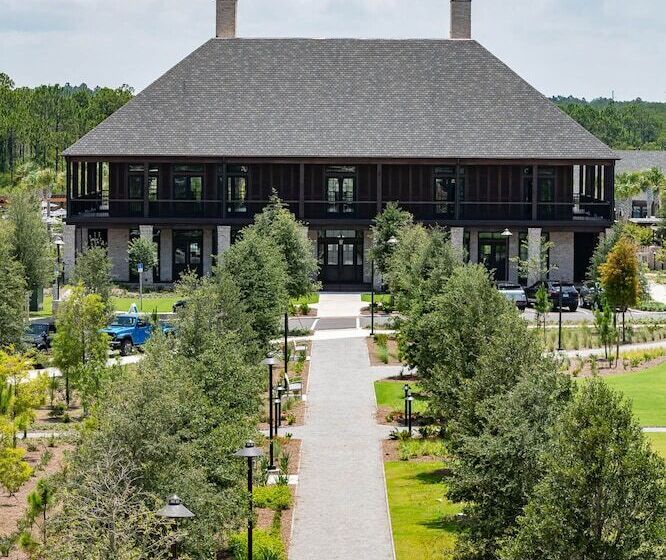 فندق Camp Creek Inn