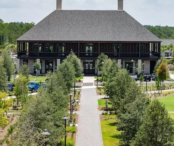 Hotelli Camp Creek Inn