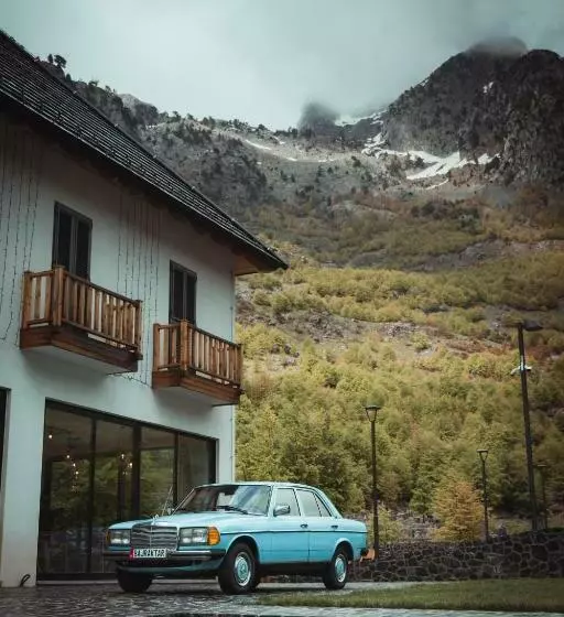 Hotel Kulla E Bajraktarit