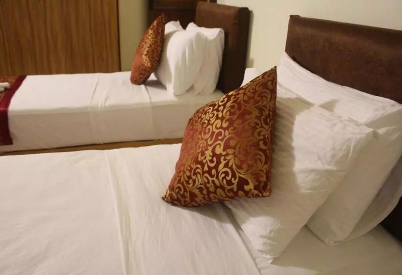 هتل One On Inn Maldives