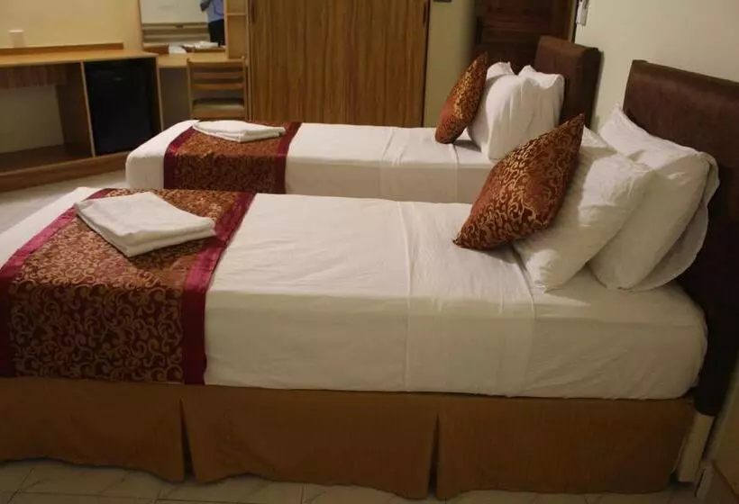 هتل One On Inn Maldives