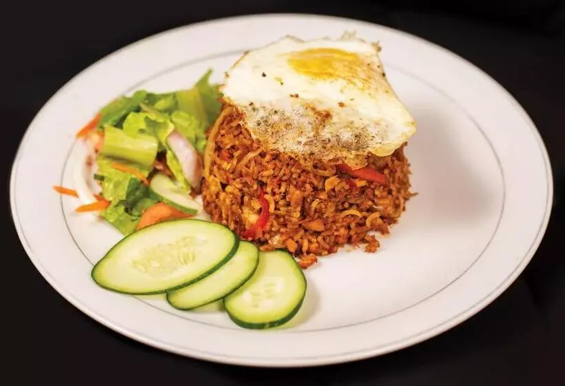 هتل One On Inn Maldives