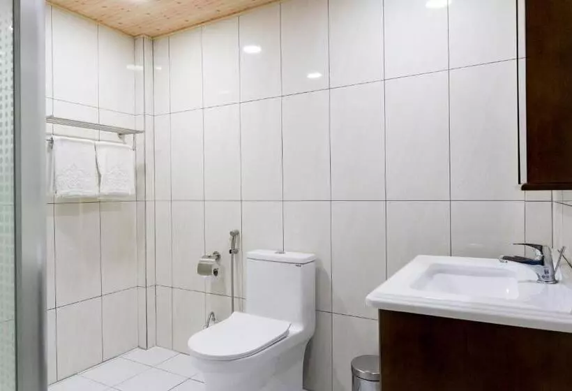 هتل One On Inn Maldives