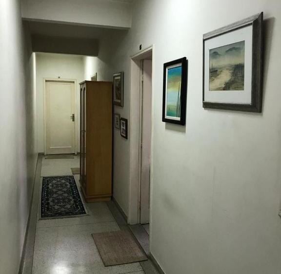 ペンション Quattrô Suítes Santos