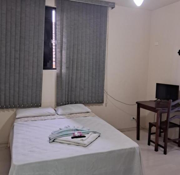 ペンション Quattrô Suítes Santos