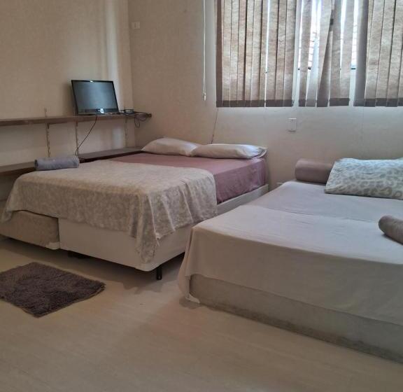 ペンション Quattrô Suítes Santos