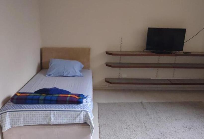 ペンション Quattrô Suítes Santos