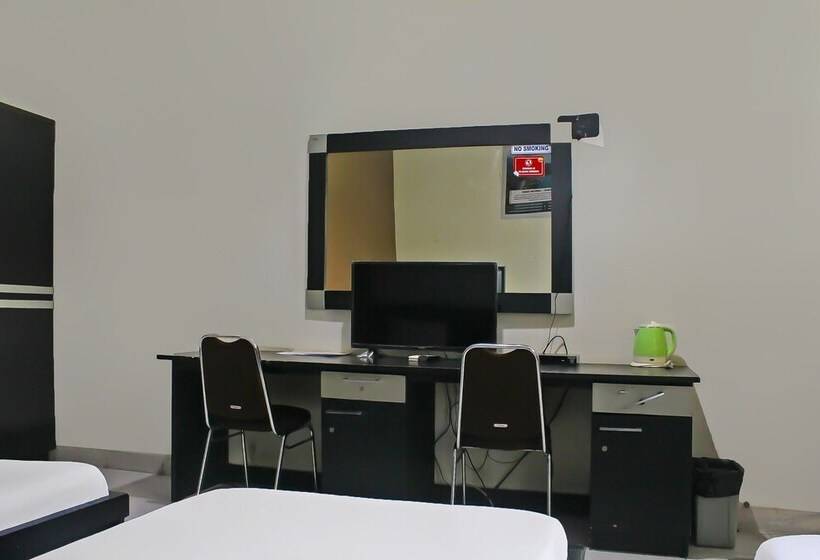 Collection O 92268 Hotel Aero