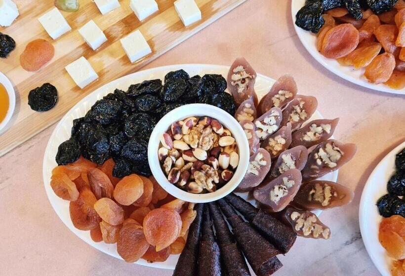 هتل Art House Koshki