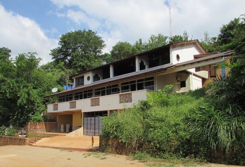 בית מלון כפרי Edelwyss Inn