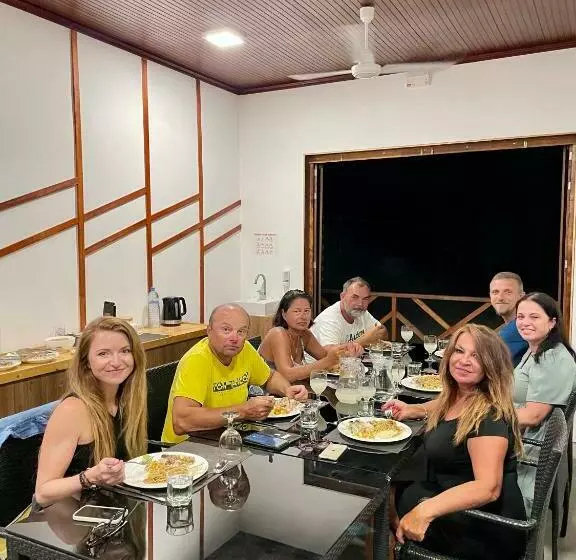 هتل Huvan Inn