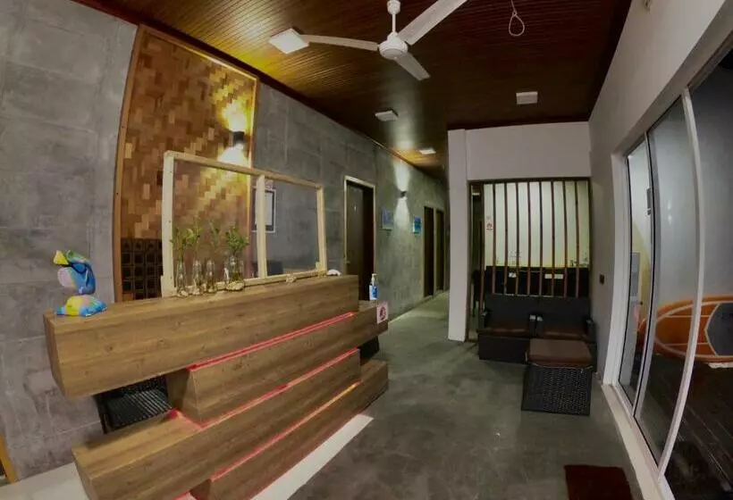 هتل Huvan Inn