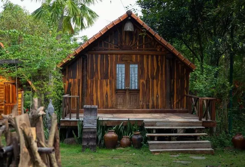 هتل Troh Bư S Bungalows