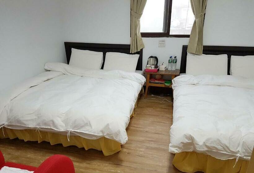 پانسیون 拉拉山周家渡假旅館