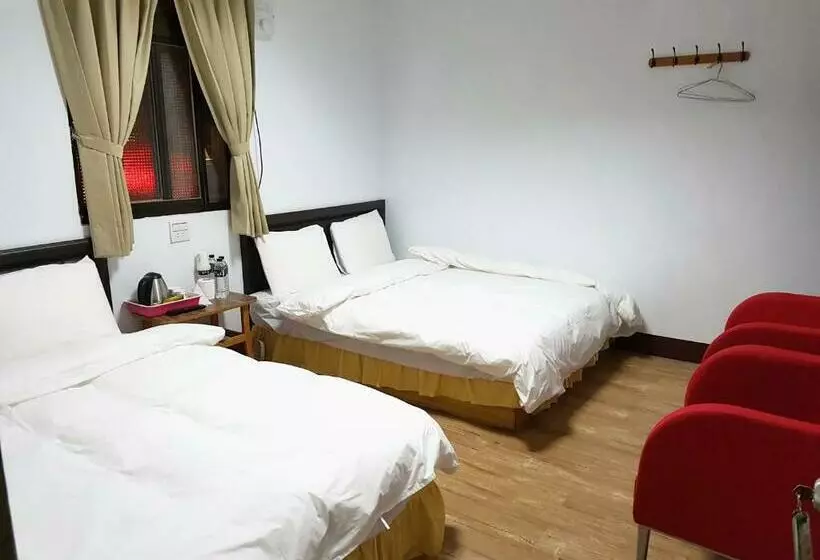 پانسیون 拉拉山周家渡假旅館