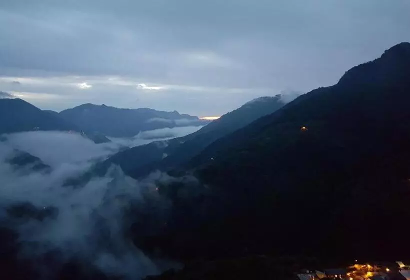 پانسیون 拉拉山周家渡假旅館