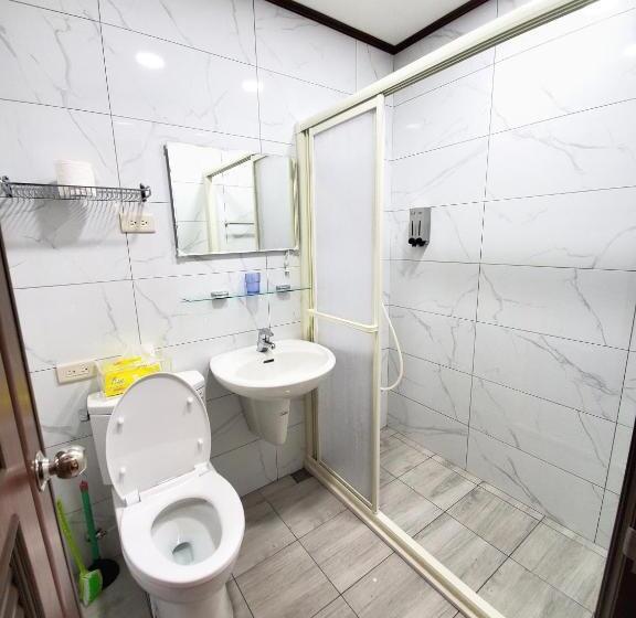 پانسیون 拉拉山周家渡假旅館