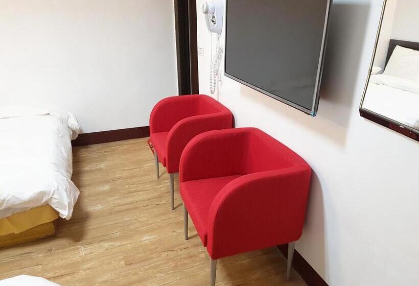 پانسیون 拉拉山周家渡假旅館