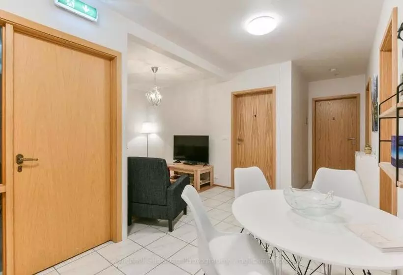 پانسیون Garður Guesthouse