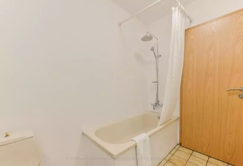 پانسیون Garður Guesthouse