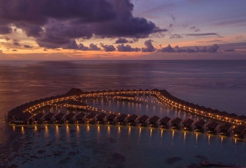 Resort Cinnamon Velifushi Maldives