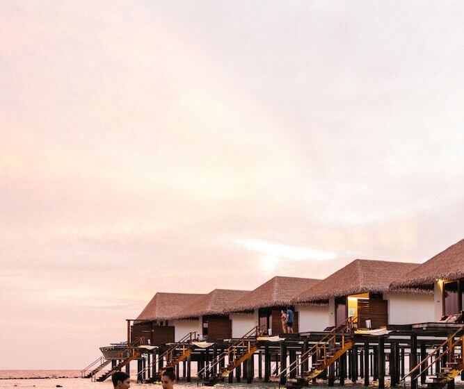 Resort Cinnamon Velifushi Maldives