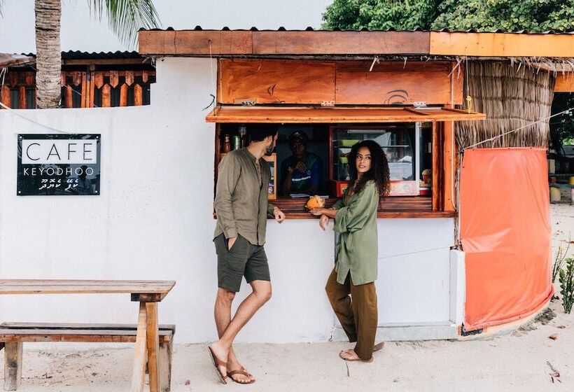 Resort Cinnamon Velifushi Maldives