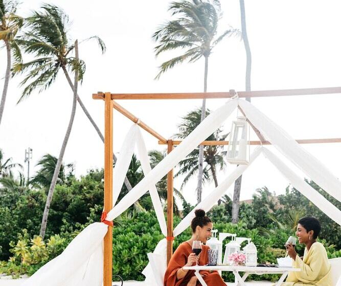 Resort Cinnamon Velifushi Maldives