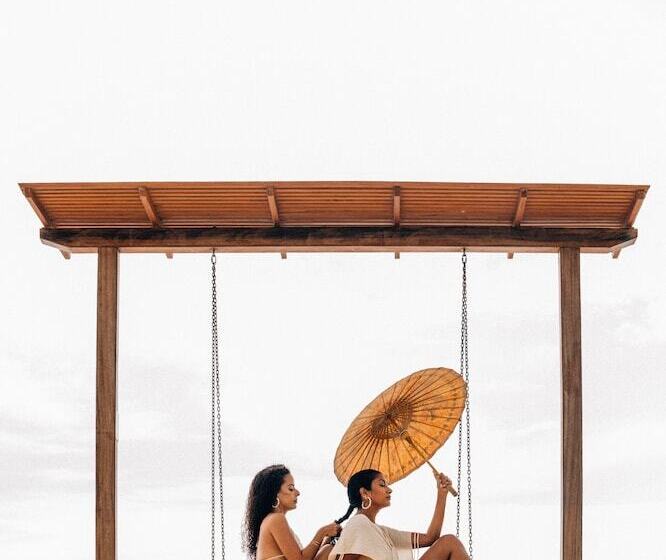 Resort Cinnamon Velifushi Maldives