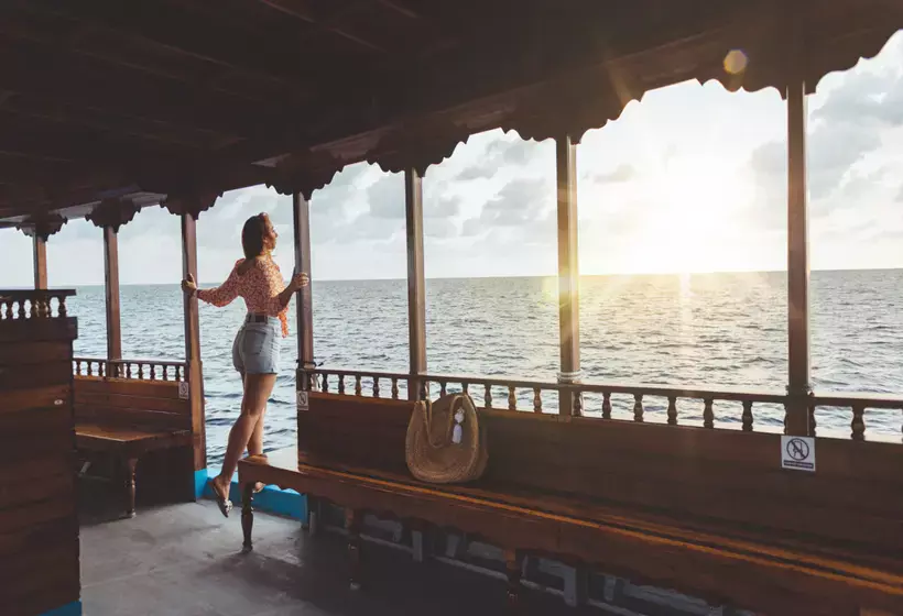 استراحتگاه Cinnamon Velifushi Maldives