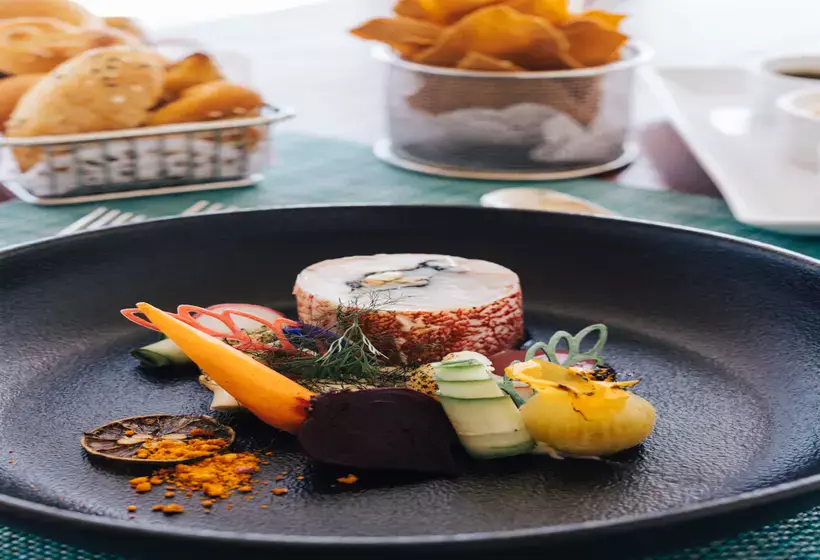 استراحتگاه Cinnamon Velifushi Maldives