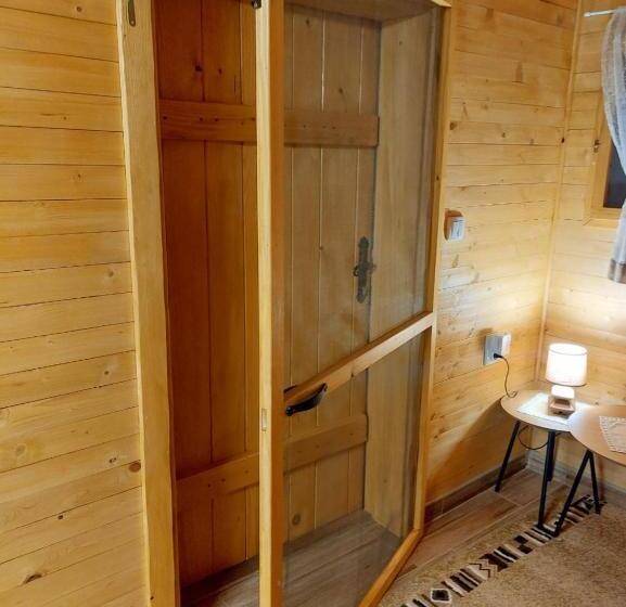 هتل کپسول Etno Selo Eden