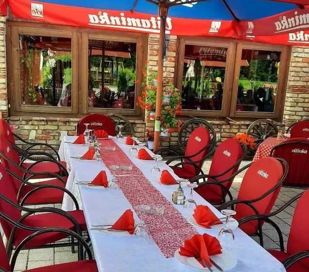 هتل کپسول Etno Selo Eden