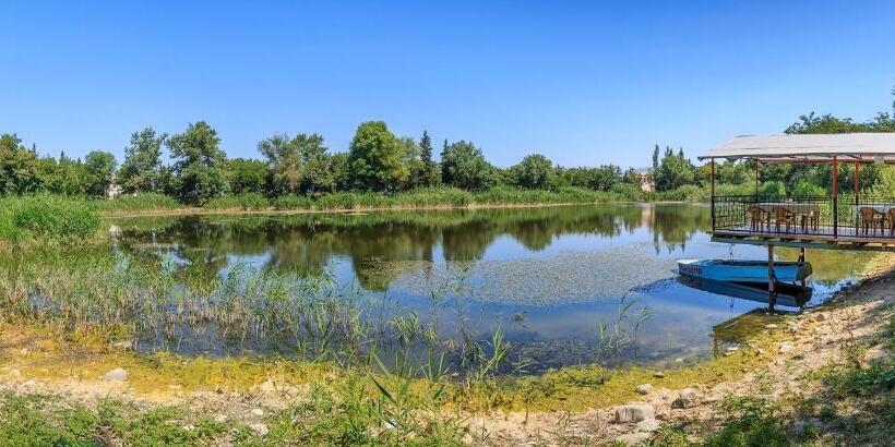 پانسیون Village Rooms Guesthouse