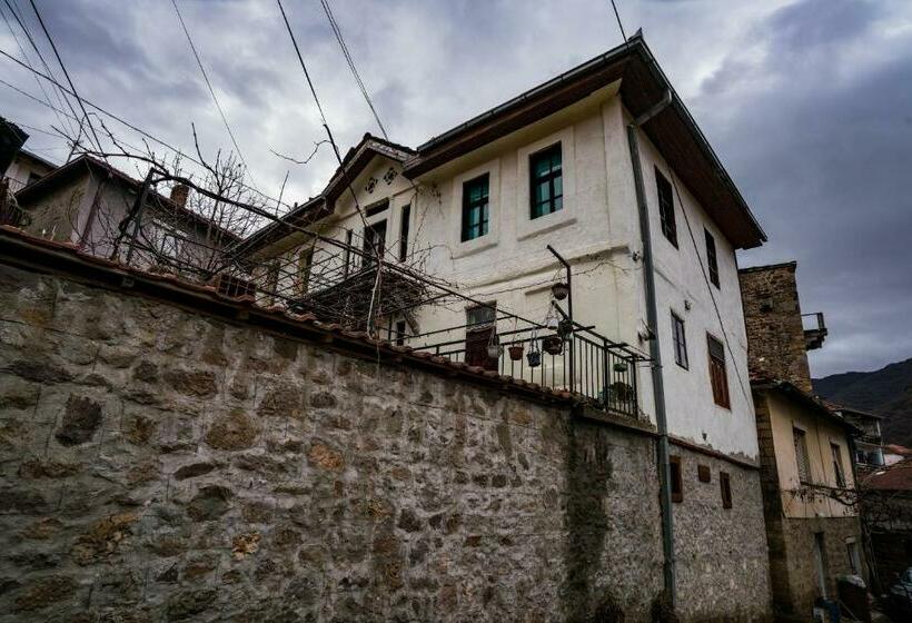 هاستل Etno House Shancheva