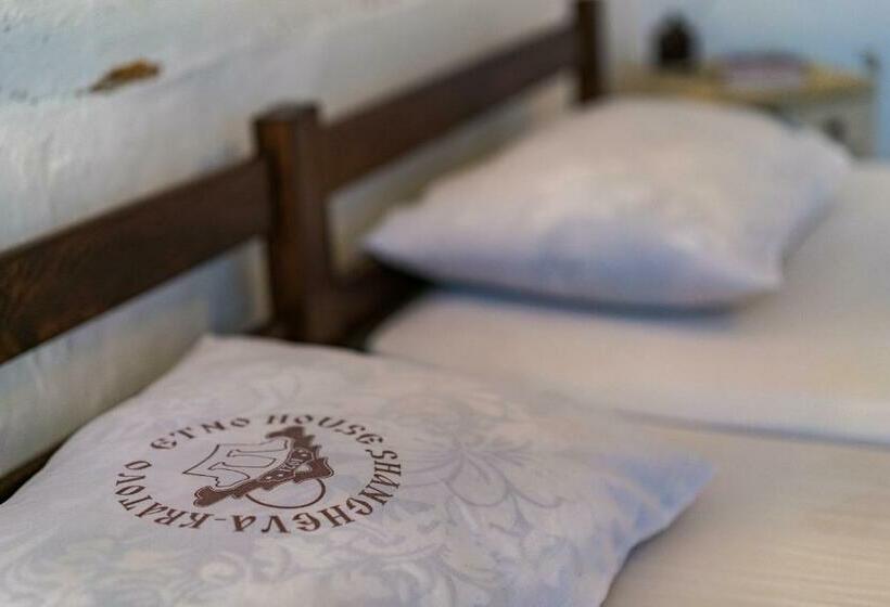 هاستل Etno House Shancheva