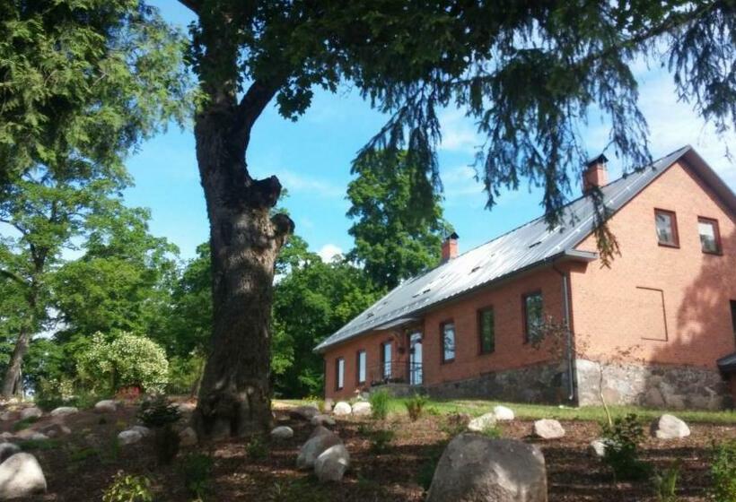 هاستل Lindenhoff