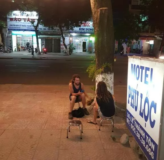 تختخواب و صبحانه Phu Loc Motel