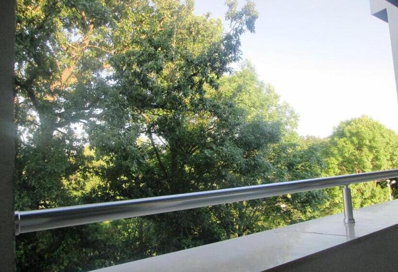 تختخواب و صبحانه Svadbeni Salon Stefan